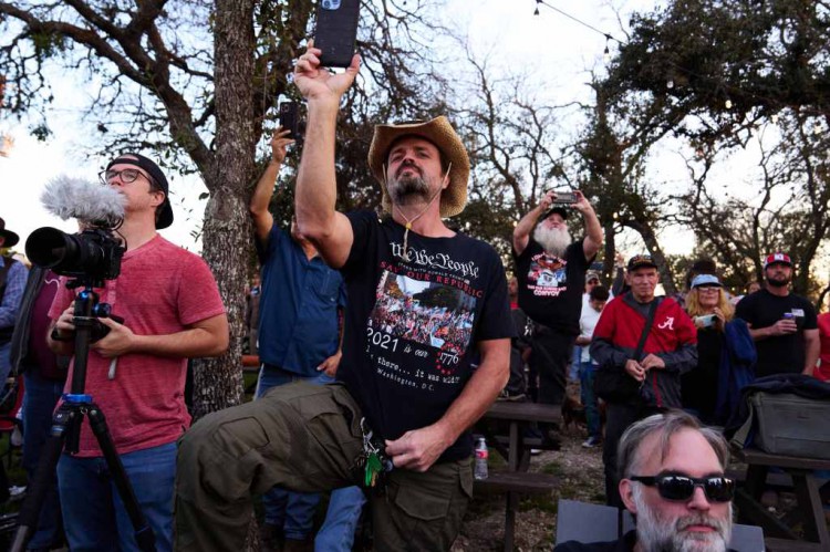 莎拉佩林誓言德克萨斯州边境的大规模爱国者集会将夺回我们的国家