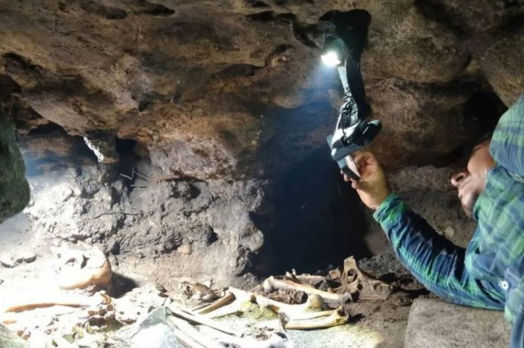 墨西哥发现玛雅洞穴里面充满了1000年前的人类遗骸