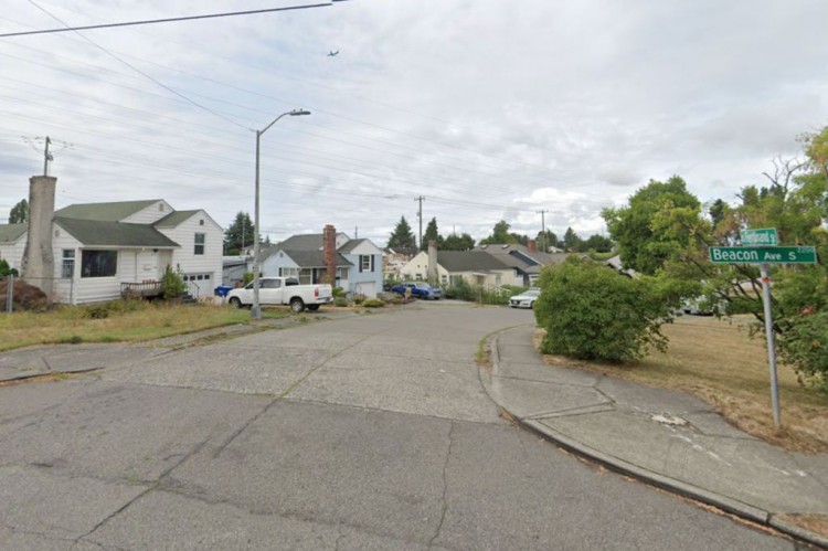 西雅图房主在一系列邻里抢劫中与潜在窃贼交火