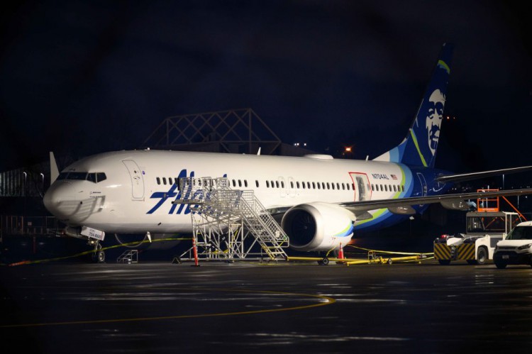 阿拉斯加航空公司首席执行官表示在险些发生灾难后该公司许多飞机上发现了松动的螺栓