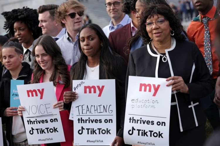 众议员C表示国会接到了数千个年轻人打来的电话敦促立法者阻止TIKTOK法案